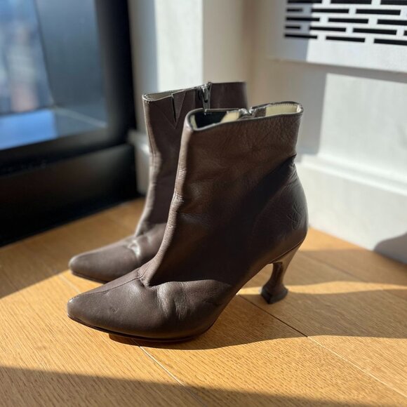 JOHN FLUEVOG 'Kopi Tiam' Boots in Mushroom Gray - Picture 3 of 6